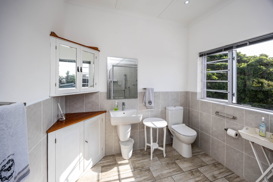 4 Bedroom Property for Sale in Kidds Beach Eastern Cape